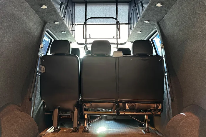 Folding kombi chairs and boot space